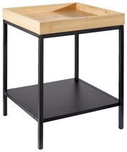 Moderner Beistelltisch mit Holzplatte und schwarzem Metallgestell, seitliche Perspektive
